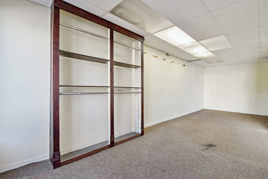 More Photos Of 1956 Kingsley Ave, Orange Park General Retail For Sale