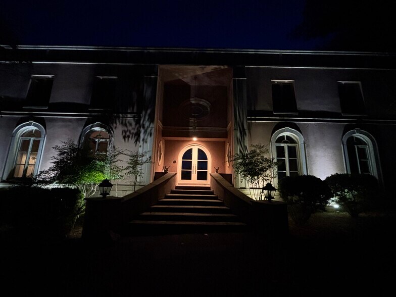 More Photos Of 11500 Springridge Rd, Potomac Specialty For Sale