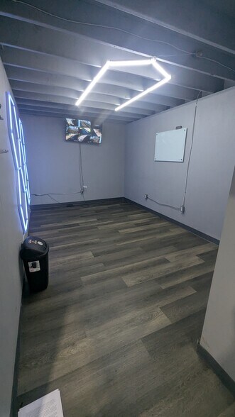 More Photos Of 2662 E 69th St, Cleveland Manufacturing For Lease