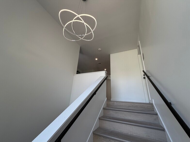 More Photos Of 19830 Lake Chabot Rd, Castro Valley Medical For Lease