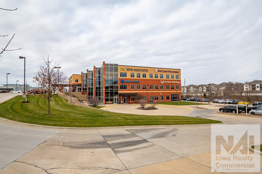 More Photos Of 2769 Heartland Dr, Coralville Office For Sale