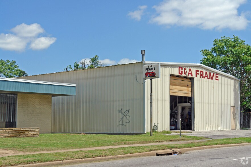 More Photos Of 2885 E Admiral Pl, Tulsa Auto Repair For Lease