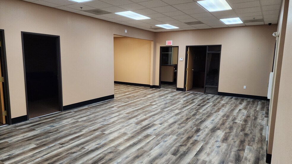 More Photos Of 5765 S Rainbow Blvd, Las Vegas Office For Lease