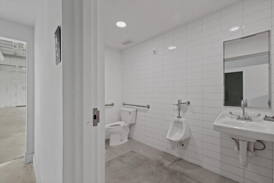 More Photos Of 3800 N Nebraska Ave, Tampa Freestanding For Sale