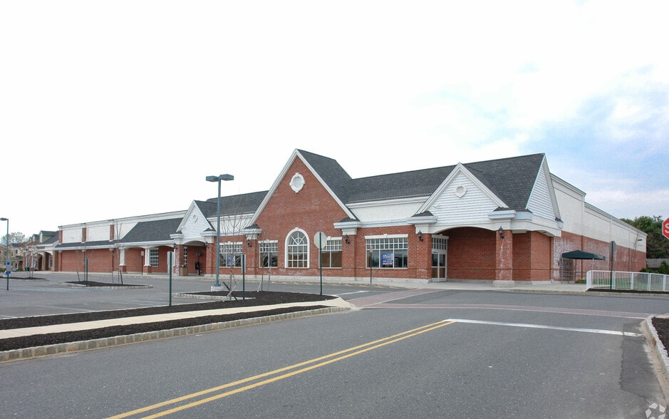 More Photos Of 401b W Main St, Freehold Unknown For Lease