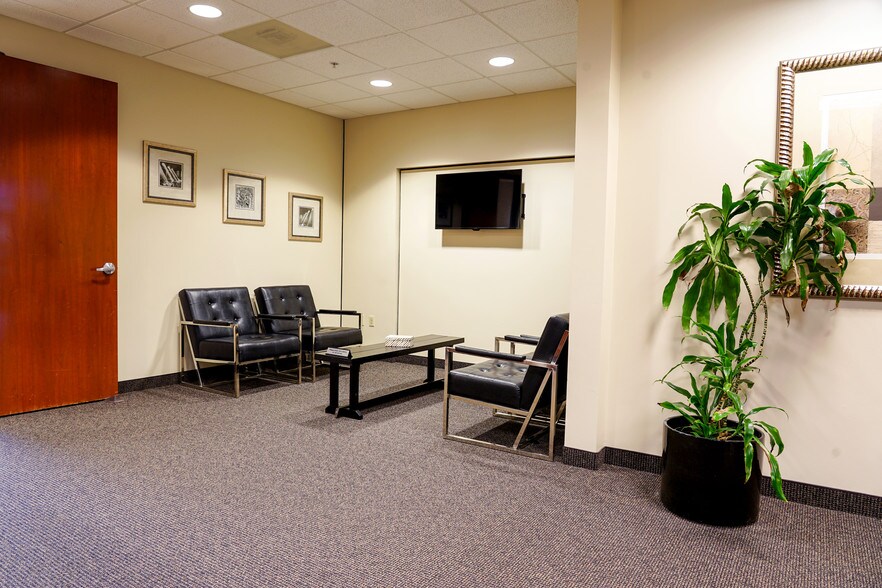 More Photos Of 1333 W McDermott Dr, Allen Office For Lease