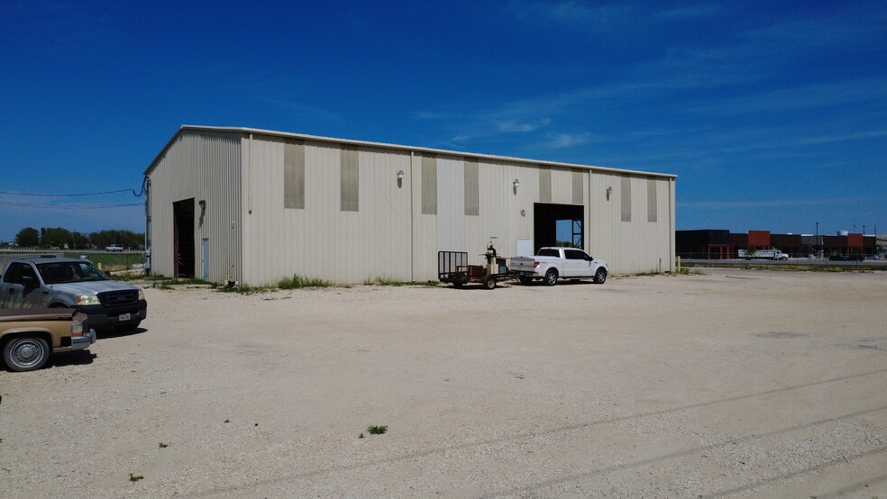More Photos Of 13800 FM 973 N, Manor Warehouse For Sale