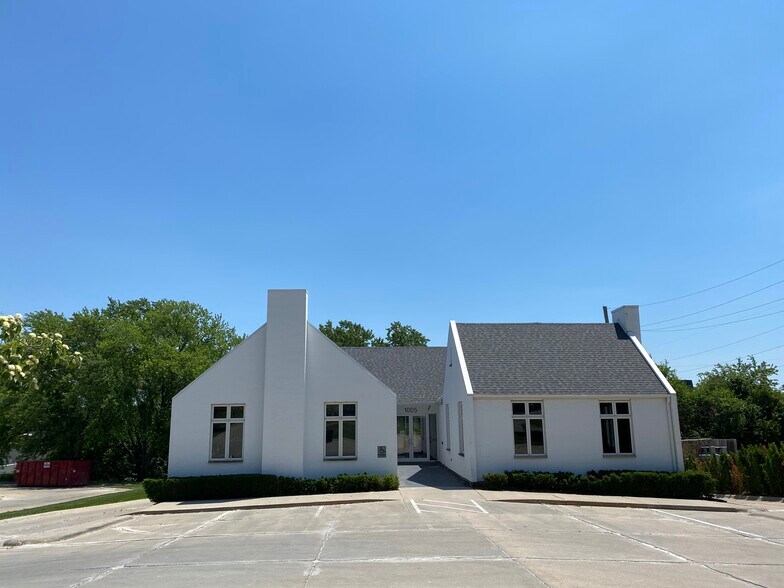 More Photos Of 1005 S 76th Ave, Omaha Medical For Lease