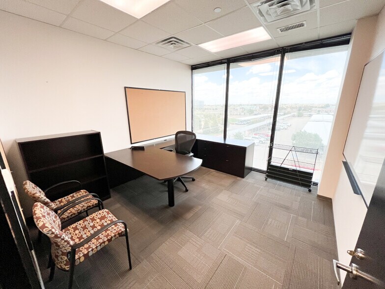 More Photos Of 303 Veterans Airpark Ln, Midland Office For Lease