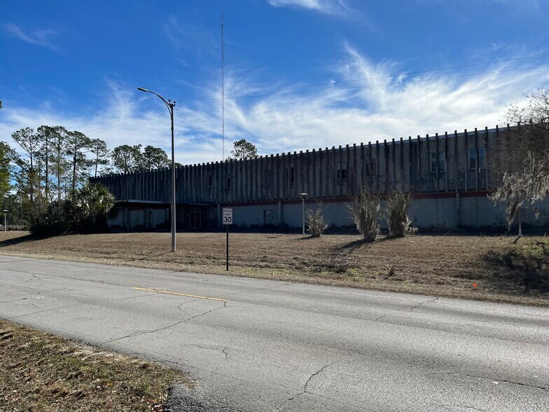 More Photos Of 407 E Ash St, Perry Medical For Sale