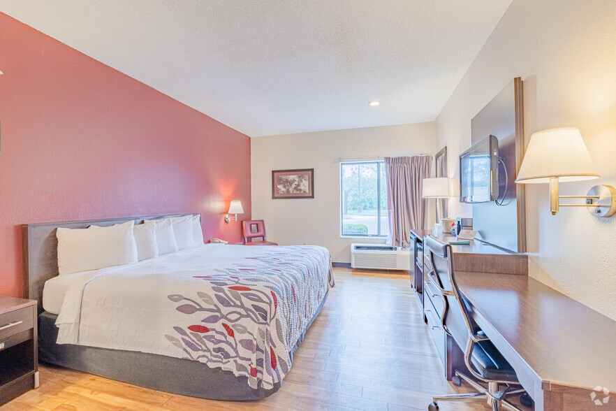 More Photos Of 1751 Lexington Rd, Richmond Hospitality For Sale