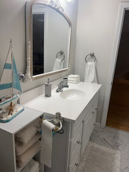 More Photos Of 574 Main St, Hyannis Storefront Retail Residential For Sale