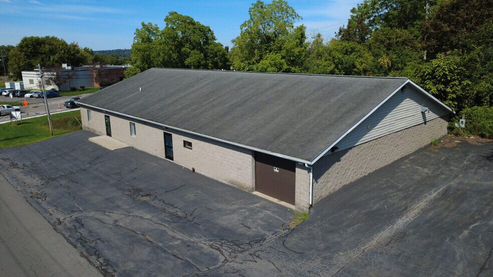 More Photos Of 101 Newbury Hollow Ln, Syracuse Warehouse For Lease