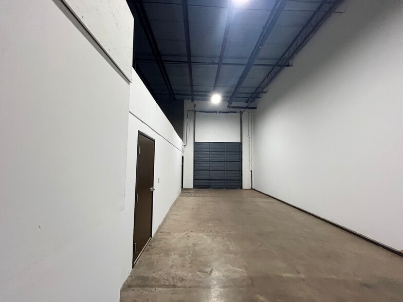 More Photos Of 4220-4232 Charter Ave, Oklahoma City Warehouse For Lease