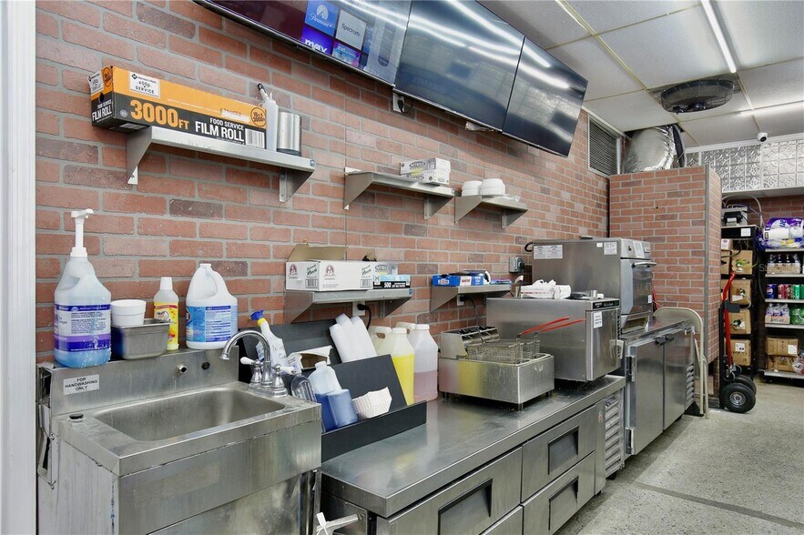 More Photos Of 2581 Sun Acres Blvd, Auburndale Convenience Store For Sale