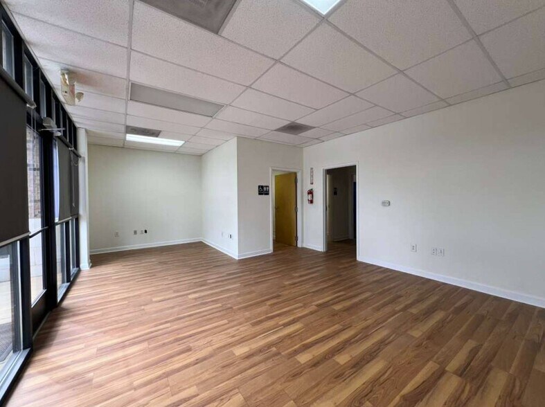 More Photos Of 1000 Van Buren Ave, Indian Trail Flex For Lease