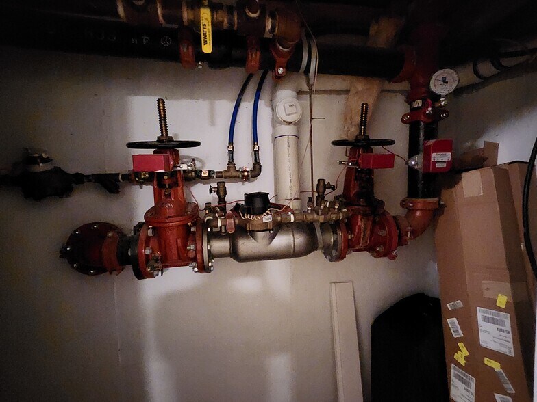 More Photos Of 1901 Pennview Rd, Havertown Flex For Sale