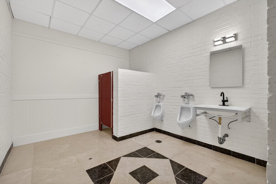 More Photos Of 2606 Cherry Brook Ln, Pasadena Warehouse For Sale