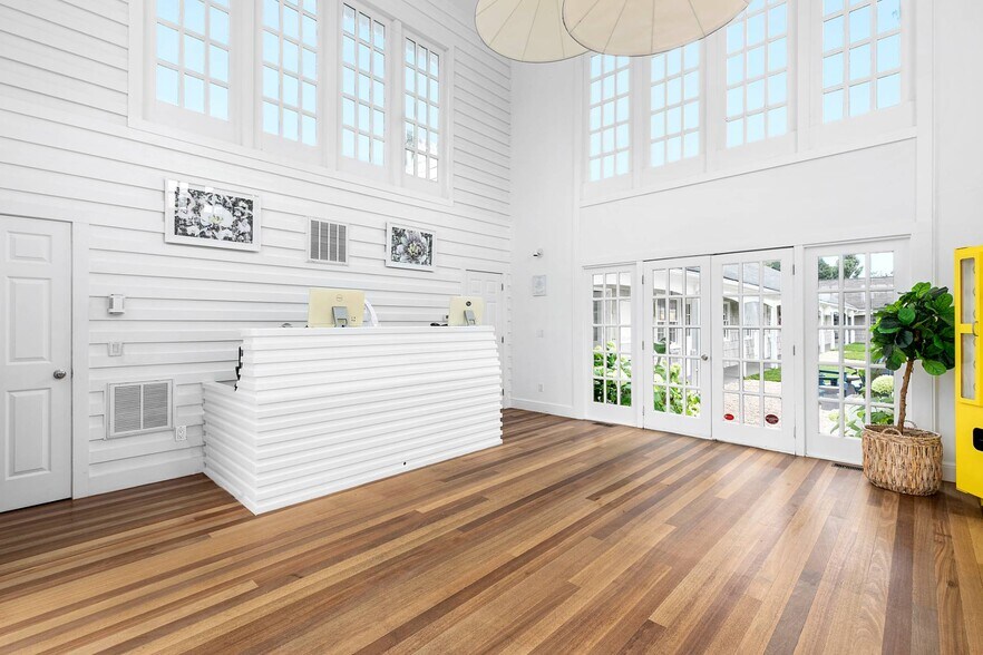 More Photos Of 281 County Road 39A, Southampton Hotel For Sale