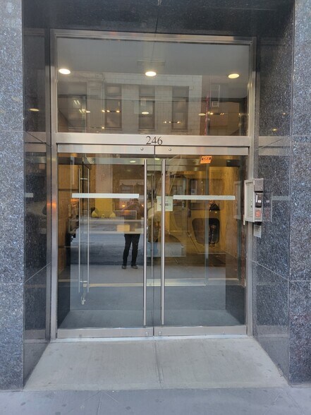 More Photos Of 246 W 38th St, New York Loft Creative Space For Lease