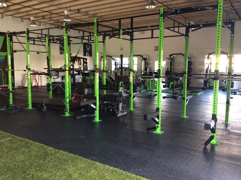 More Photos Of 3075 SW 28th St, Miami Warehouse For Lease