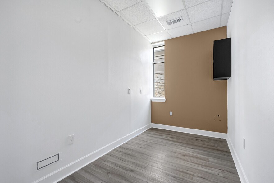 More Photos Of 440 Cobia Dr, Katy Office Residential For Sale