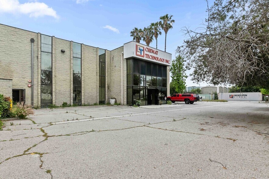 More Photos Of 9036 Winnetka Ave, Northridge Loft Creative Space For Lease