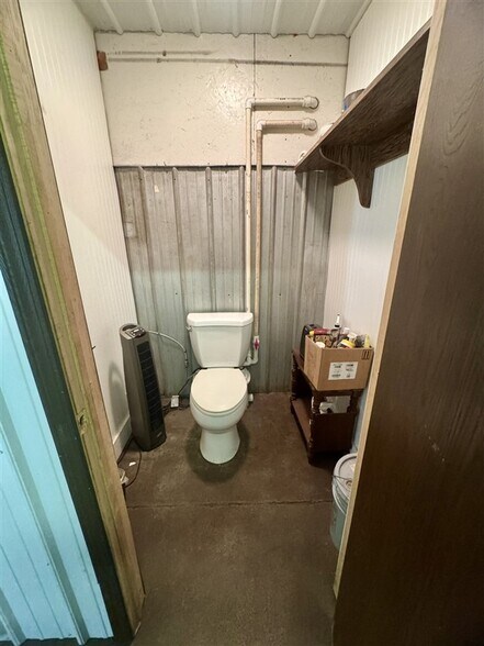 More Photos Of 8062 US Route 127, Greenville Flex For Sale