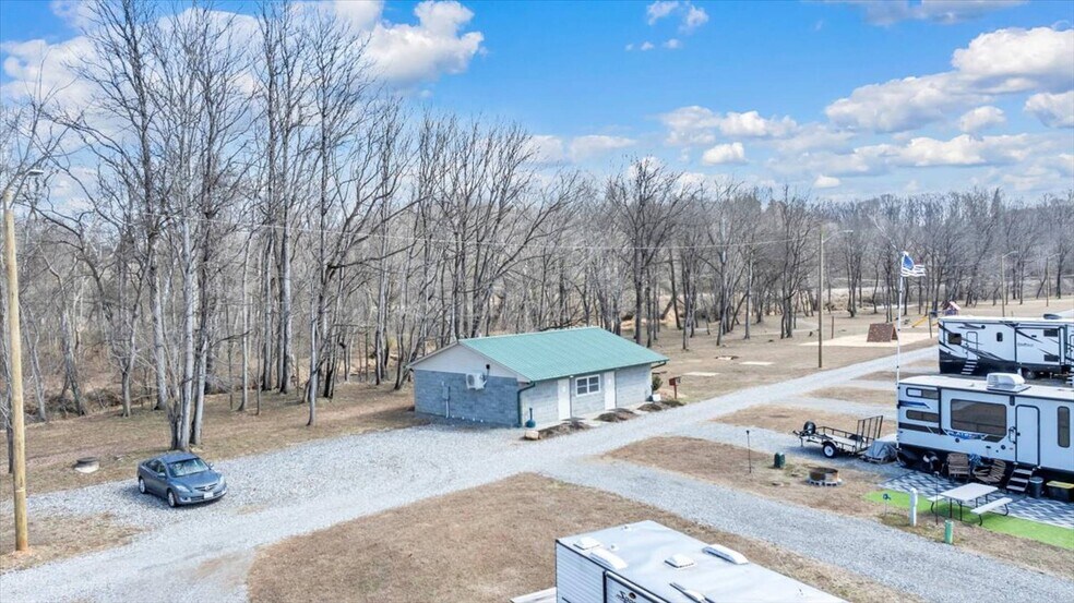 More Photos Of 319 T B Stanley Hwy, Bassett Trailer Camper Park For Sale