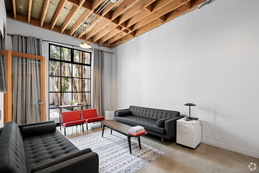 More Photos Of 2011 Pontius Ave, Los Angeles Loft Creative Space For Lease