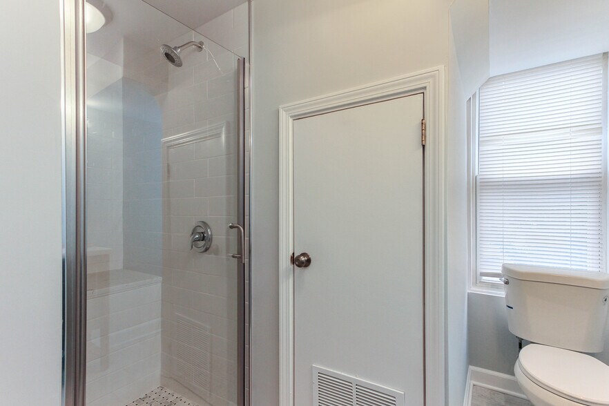 More Photos Of 6046 W Giddings, Chicago Apartments For Sale