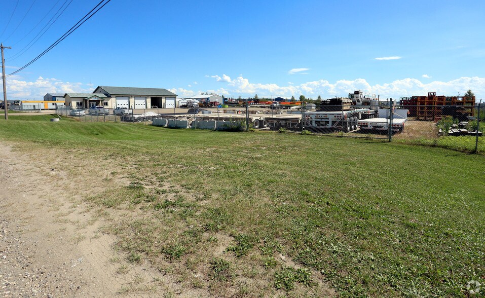 More Photos Of 60 Madison Cres, Spruce Grove Service For Lease