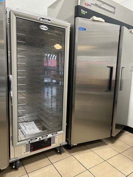 More Photos Of 50 S Forest Ave, Hartwell Storefront For Sale