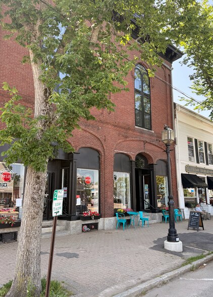 More Photos Of 146 Maine st, Brunswick Office For Lease