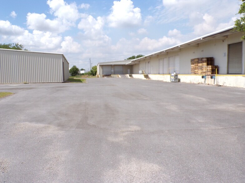 More Photos Of 2300 Hwy 60 W, Mulberry Warehouse For Lease