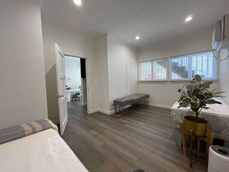 More Photos Of 2346 Westwood Blvd, Los Angeles Office For Lease