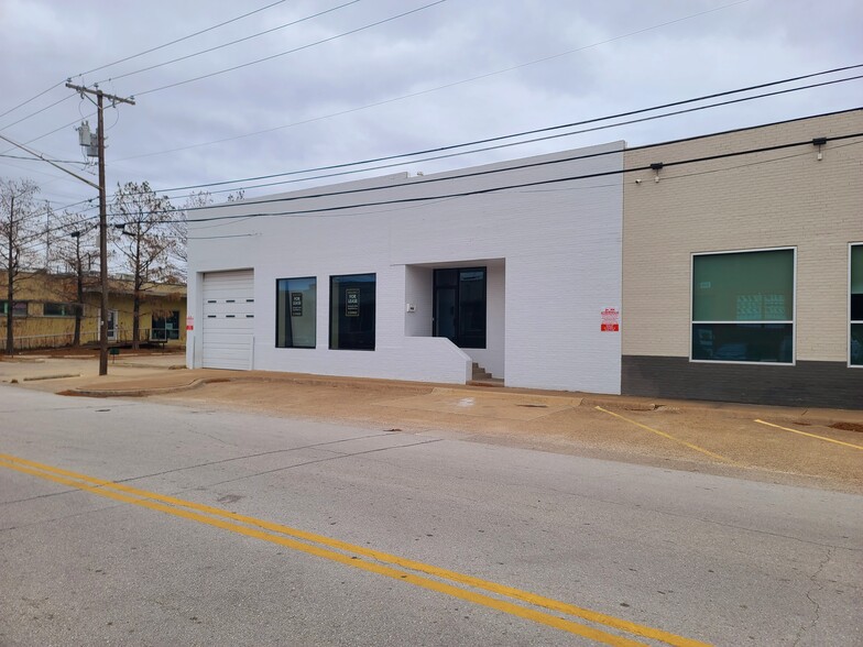 Primary Photo Of 908 Dragon St, Dallas Warehouse For Lease