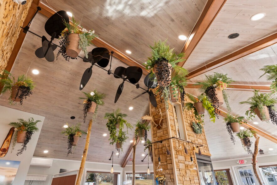 More Photos Of 357 W Main St, Searsport Freestanding For Sale