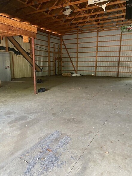 More Photos Of 605 Stiles Ave, Maple Shade Township Flex For Lease