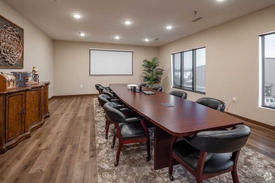 More Photos Of 6318 Taz Ct, Bowling Green Office For Lease