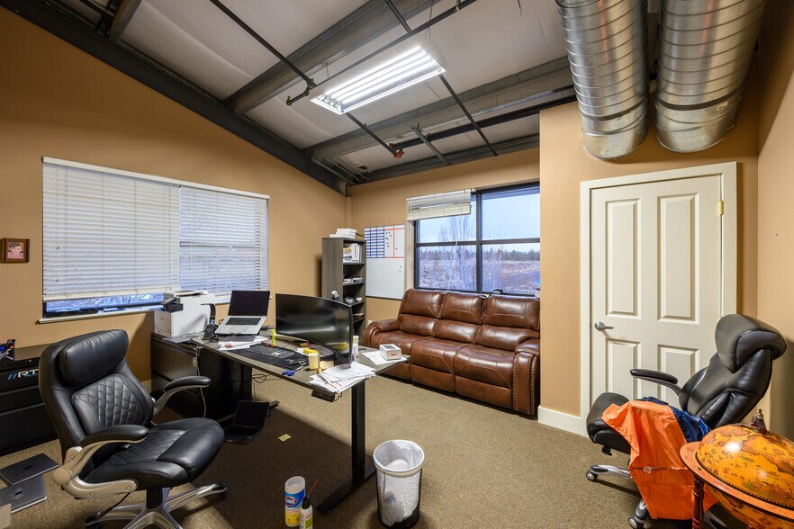 More Photos Of 2123 Deerhound ave, Redmond Service For Lease