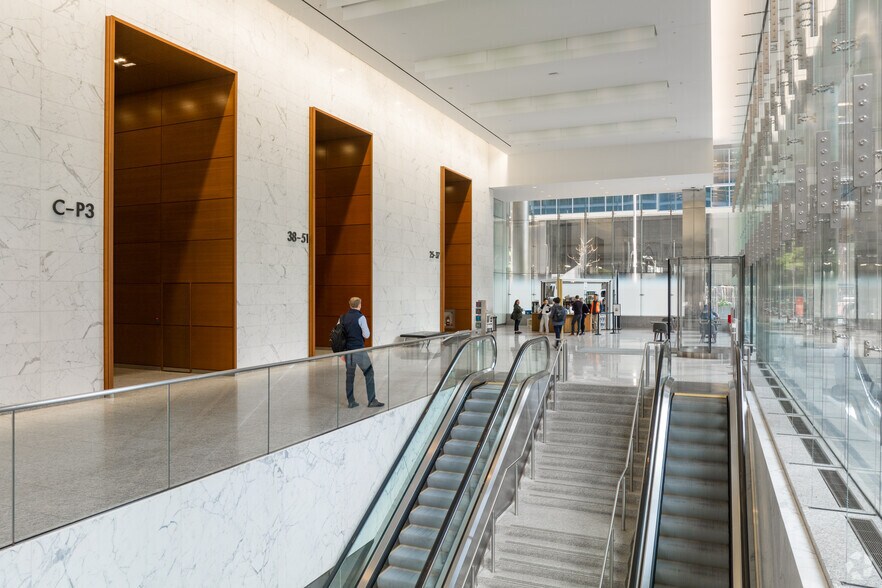 More Photos Of 333 Bay St, Toronto Office For Lease