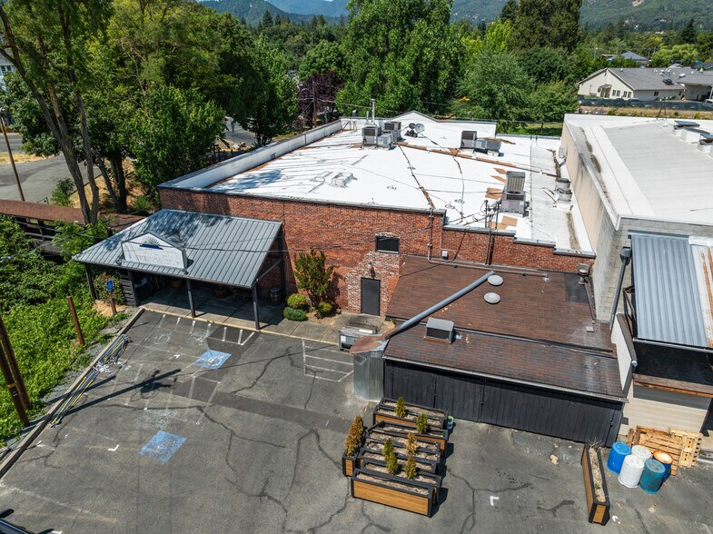 More Photos Of 509 SW G St, Grants Pass Restaurant For Sale