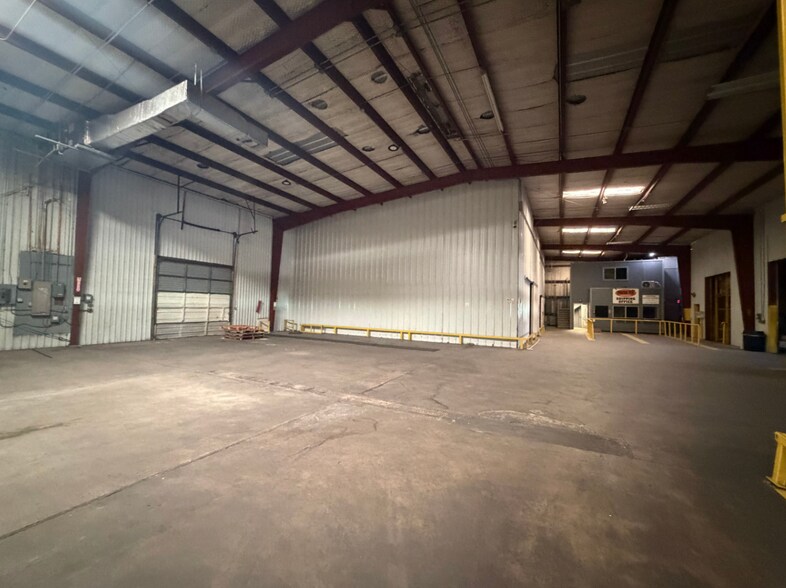 More Photos Of 1300 W US Highway 83, Alamo Warehouse For Sale