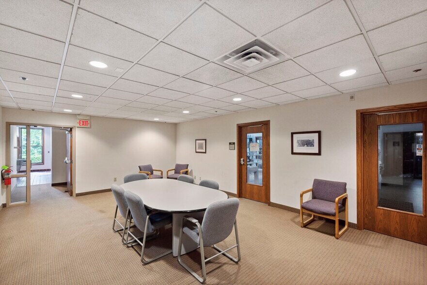 More Photos Of 261 School Ave, Excelsior Office For Sale