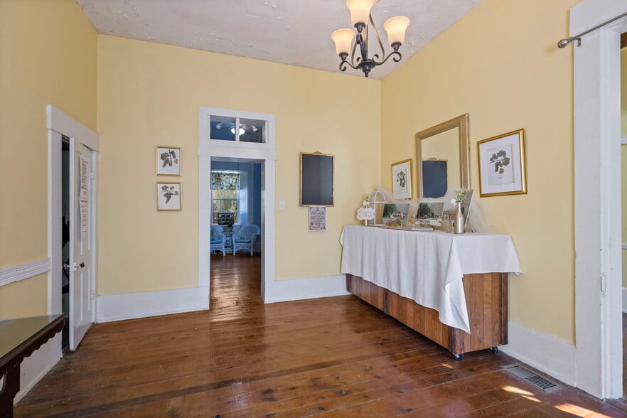 More Photos Of 4465 W Augusta Chatham Rd, Augusta Winery Vineyard For Sale