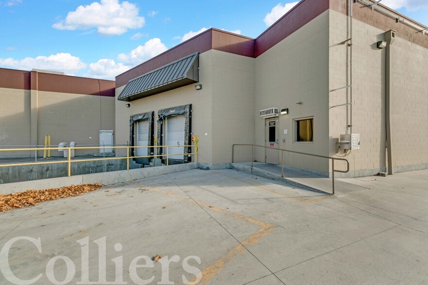 More Photos Of 11193 W Emerald St, Boise Distribution For Lease