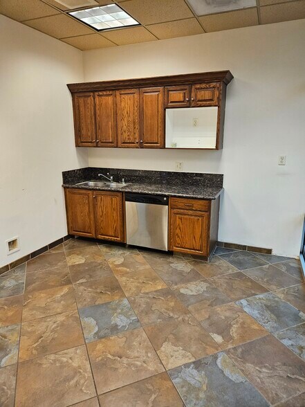 More Photos Of 1406 Blue Oaks Blvd, Roseville Medical For Lease
