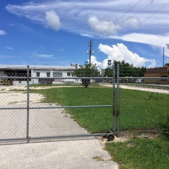 More Photos Of 160 W Haines Blvd, Lake Alfred Self Storage For Sale