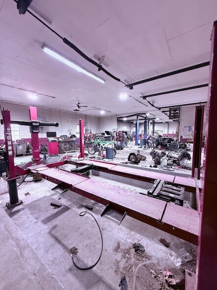 More Photos Of 555 W Jonesville Rd, Bowdon Warehouse For Sale